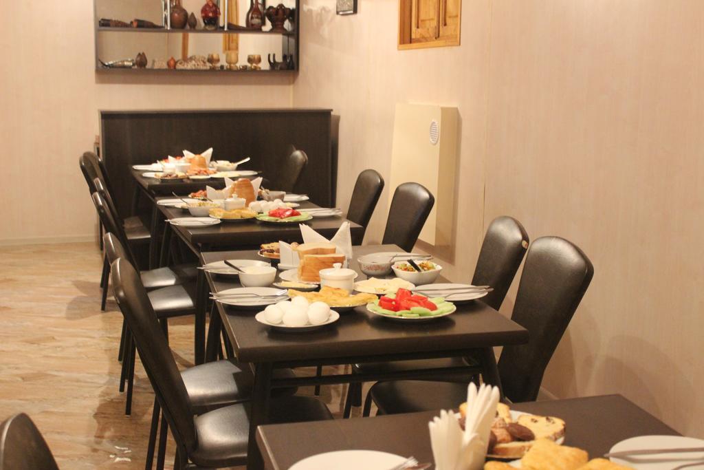 Hotel Lions Tiflis Dış mekan fotoğraf
