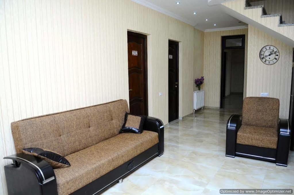 Hotel Lions Tiflis Dış mekan fotoğraf