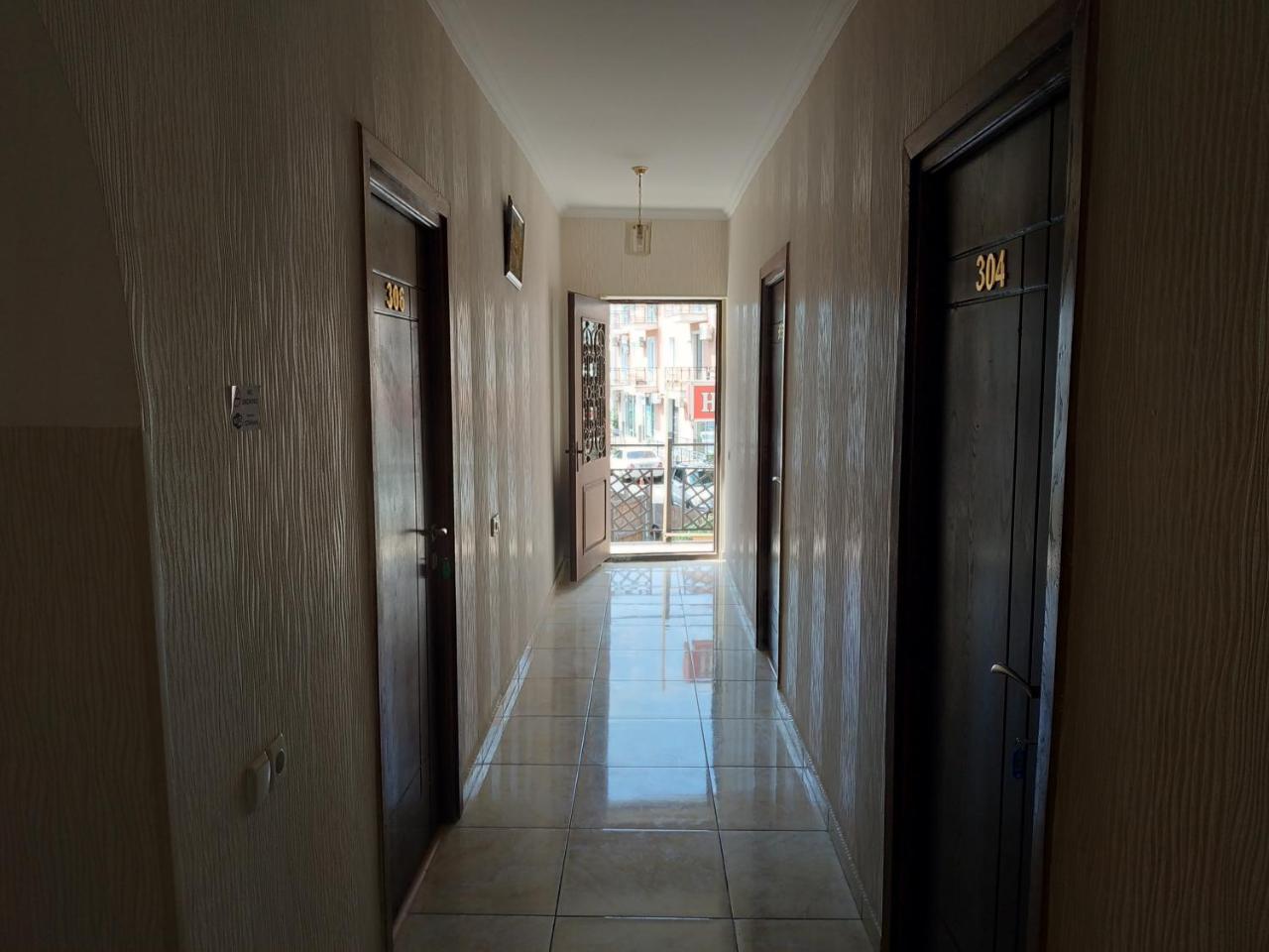 Hotel Lions Tiflis Dış mekan fotoğraf