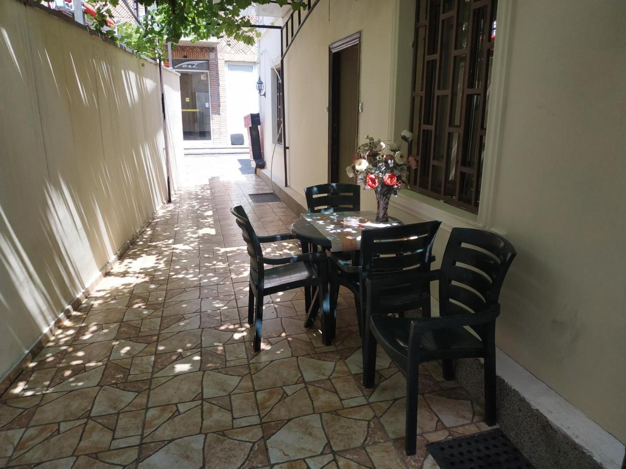 Hotel Lions Tiflis Dış mekan fotoğraf