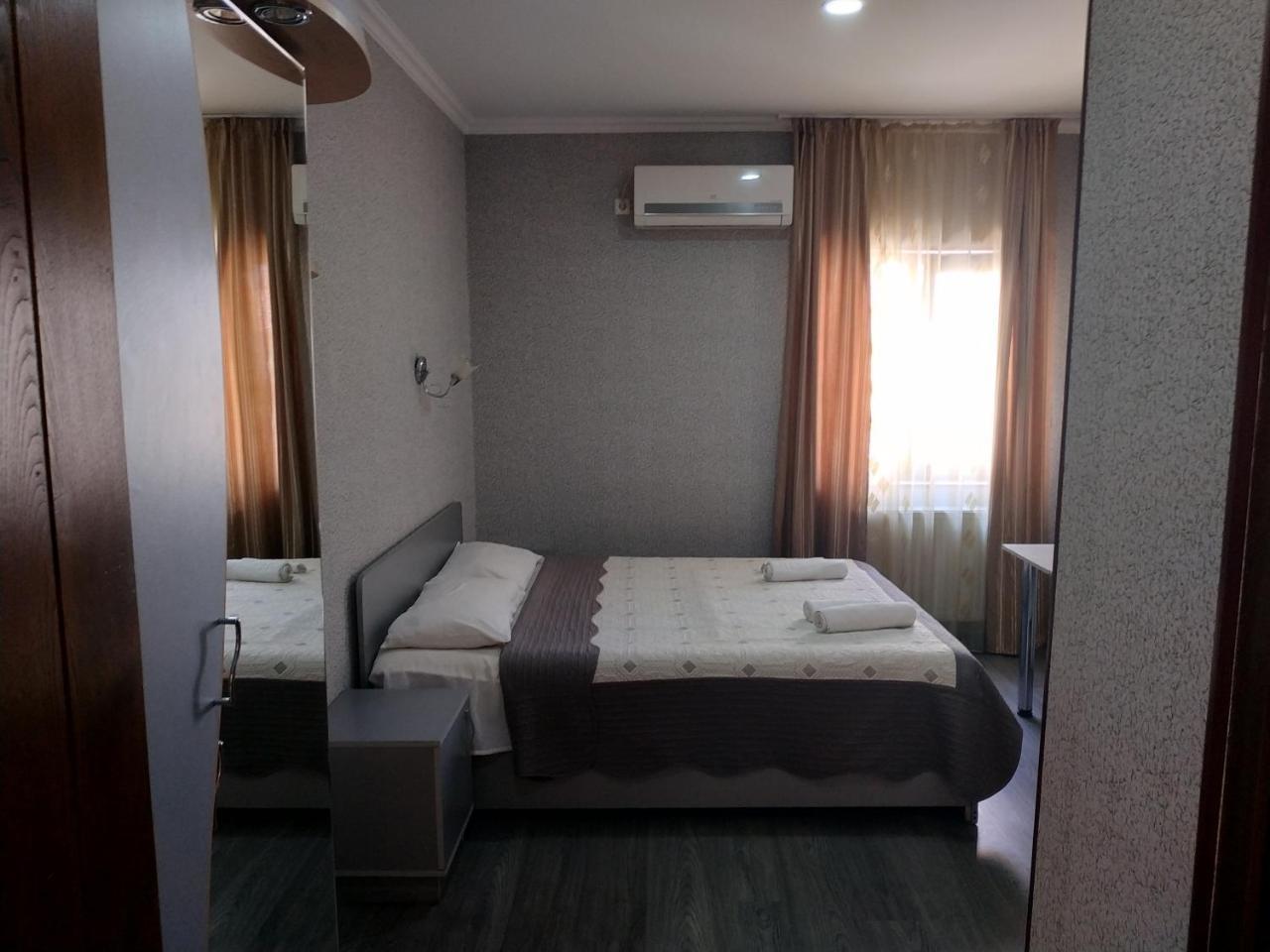 Hotel Lions Tiflis Dış mekan fotoğraf